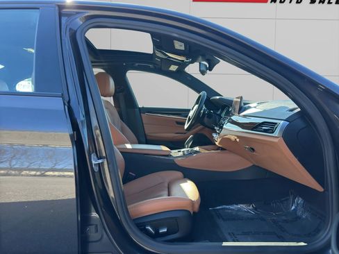 Used 2018 BMW 530e xDrive w/ M Sport Package 2 image 12