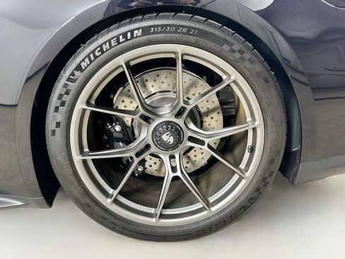 Used 2026 Porsche 911 GT3 w/ Extended Leather Package RWD image 40