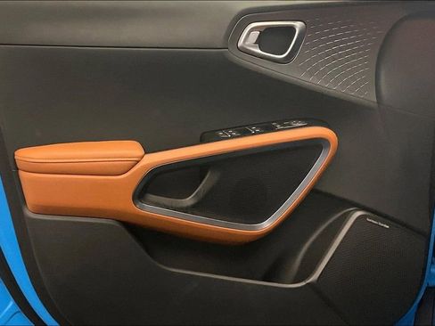 Used 2025 Kia Soul EX image 23