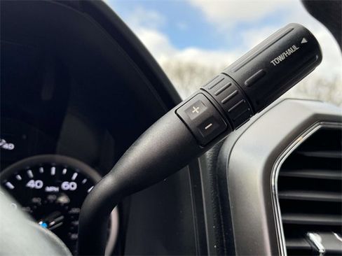 Used 2017 Ford F250 XLT w/ XLT Premium Package image 12