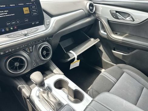 Used 2024 Chevrolet Blazer LT w/ Convenience Package FWD image 32