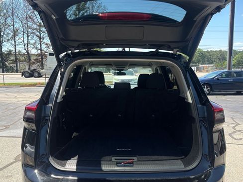 Used 2025 Nissan Rogue SV FWD image 33