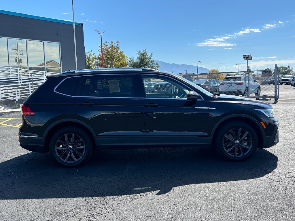 Used 2022 Volkswagen Tiguan SE FWD image 2