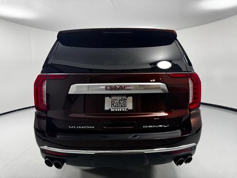 Used 2022 GMC Yukon XL Denali w/ Denali Premium Package AWD/4WD image 6
