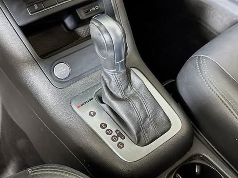 Used 2018 Volkswagen Tiguan Limited w/ Premium Package image 14