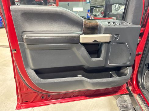 Used 2022 Ford F350 Lariat w/ Black Appearance Package image 24