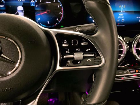 Certified 2023 Mercedes-Benz GLA 250 image 23