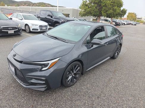 Used 2023 Toyota Corolla SE w/ SE Premium Package FWD image 1