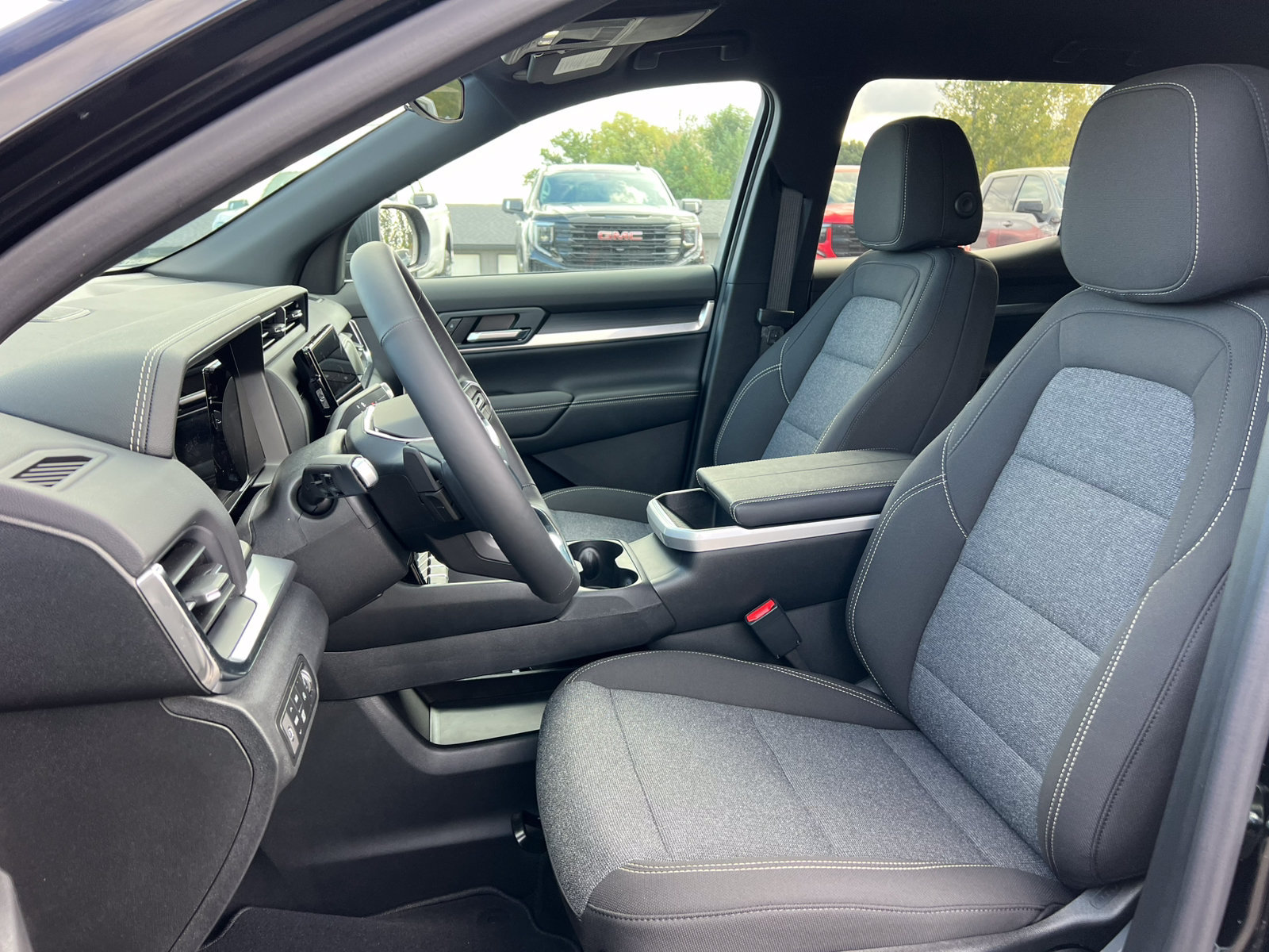 New 2027 GMC Terrain Elevation AWD/4WD image 4