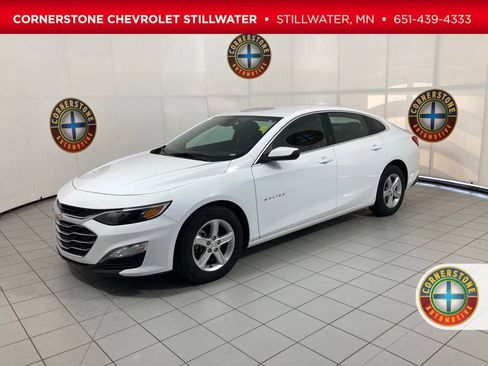 Used 2024 Chevrolet Malibu LT image 1