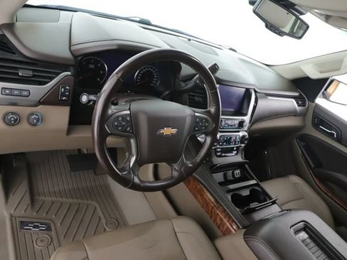 Used 2020 Chevrolet Tahoe Premier AWD/4WD image 17