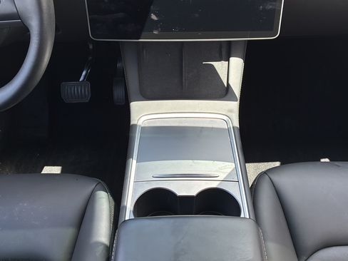 Used 2023 Tesla Model Y Long Range AWD/4WD image 22
