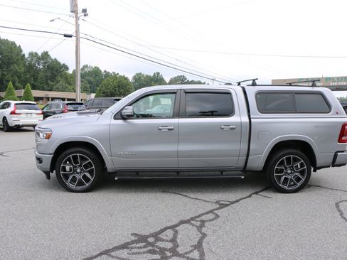 Used 2019 RAM 1500 Laramie AWD/4WD image 2