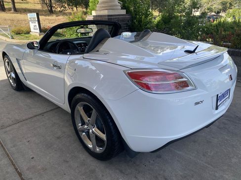 Used 2007 Saturn Sky w/ Premium Trim Pkg RWD image 4