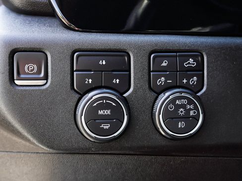 Used 2024 Chevrolet Silverado 2500 LT AWD/4WD image 19