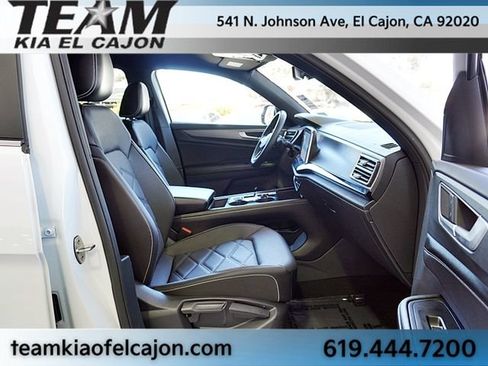 Used 2024 Volkswagen Atlas Cross Sport SE FWD image 11