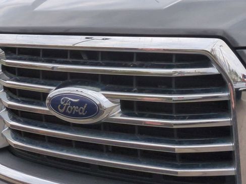 Used 2016 Ford F150 XLT w/ Equipment Group 302A Luxury image 12