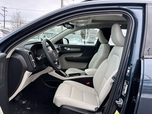 New 2026 Volvo XC40 B5 Ultra w/ Climate Package AWD/4WD image 15