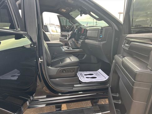 Used 2024 GMC Sierra 2500 SLT w/ SLT Premium Package image 15