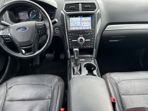 Used 2017 Ford Explorer Sport image 15