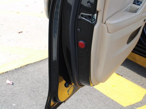 Used 2011 BMW 535i Sedan image 83