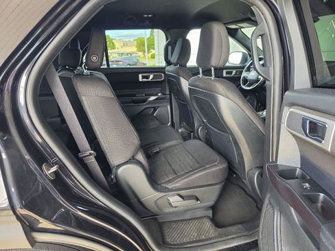 Used 2020 Ford Explorer XLT w/ Comfort Package AWD/4WD image 9