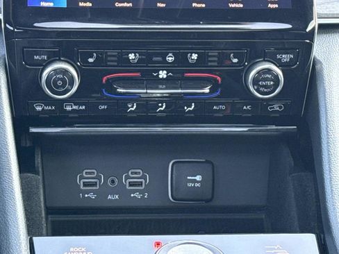 Used 2021 Jeep Grand Cherokee L Overland w/ Luxury Tech Group IV AWD/4WD image 16
