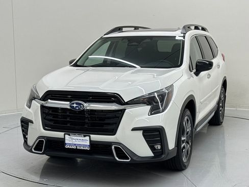 Used 2025 Subaru Ascent Touring image 1