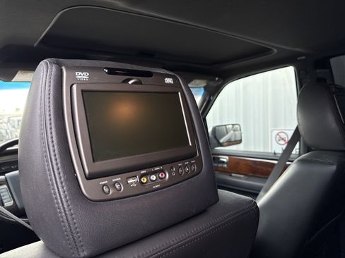 Used 2014 Lincoln Navigator 2WD image 23