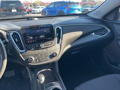 Used 2020 Chevrolet Malibu LT image 13