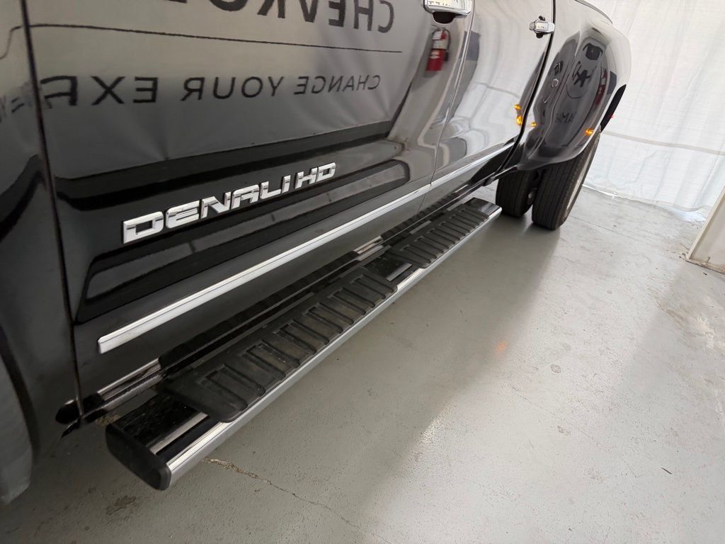 Used 2019 GMC Sierra 3500 Denali w/ Duramax Plus Package AWD/4WD image 4