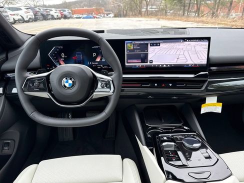 Used 2026 BMW 530i xDrive AWD/4WD image 19