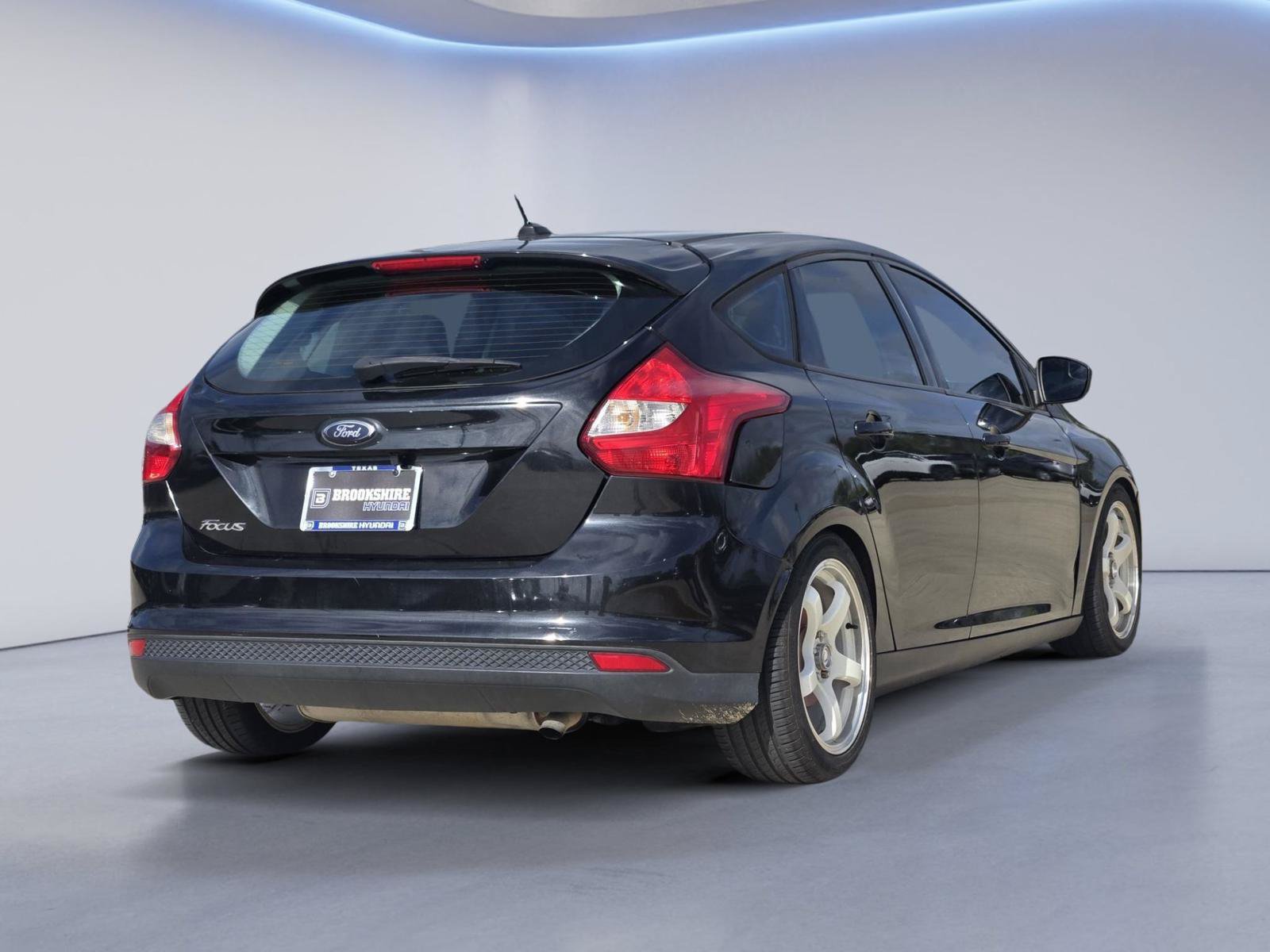 Used 2014 Ford Focus SE FWD image 6