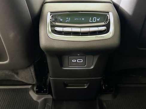 Certified 2025 Cadillac XT6 Premium Luxury w/ Platinum Package AWD/4WD image 25