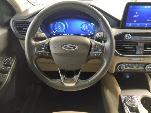 Used 2020 Ford Escape SE Sport image 22