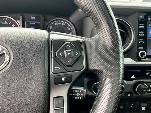 Used 2021 Toyota Tacoma TRD Off-Road w/ TRD Premium Off Road Package image 19