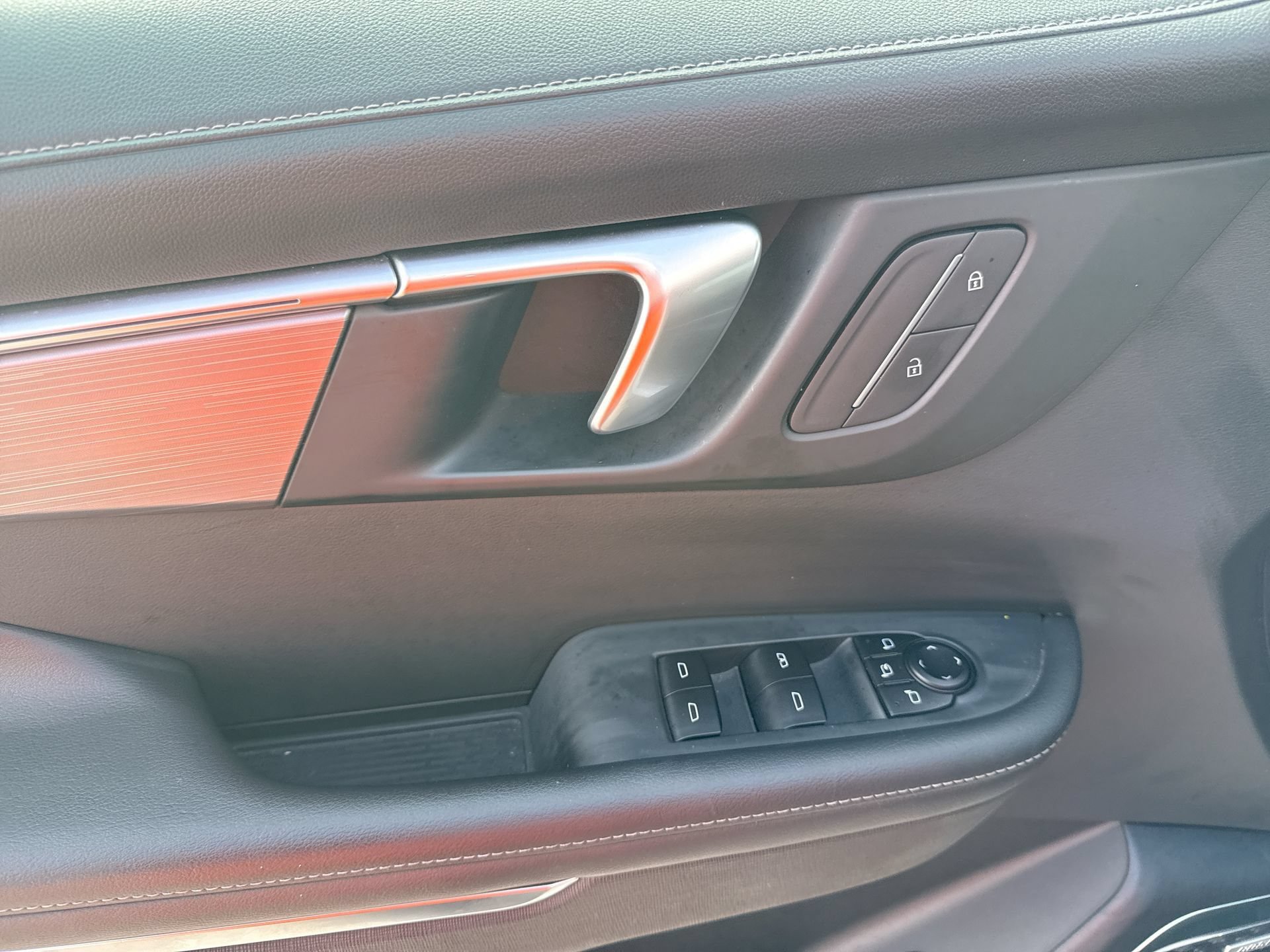Used 2025 Buick Enclave Preferred FWD image 15