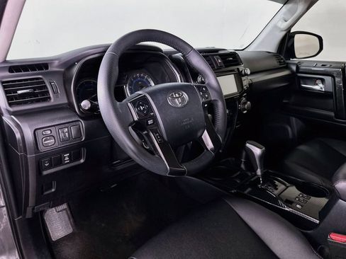 Used 2019 Toyota 4Runner TRD Off-Road Premium AWD/4WD image 9