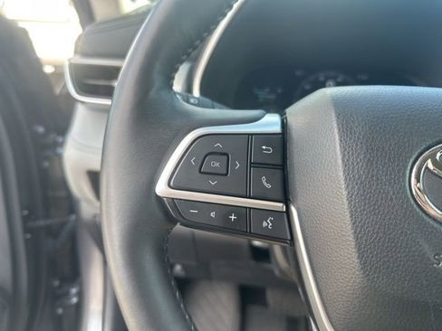 Used 2024 Toyota Highlander Platinum FWD image 19
