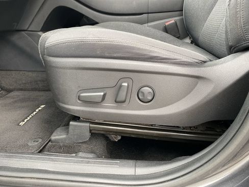 Used 2022 Hyundai Santa Fe SEL FWD image 16