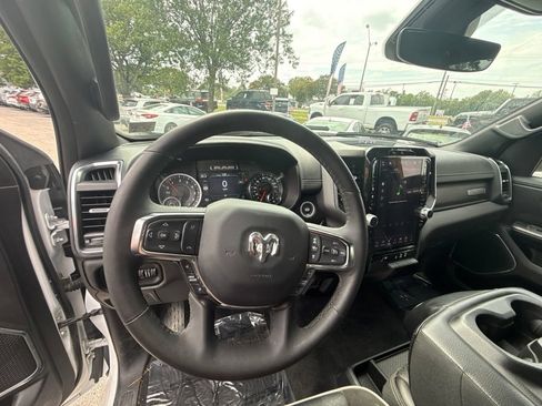 Used 2025 RAM 1500 Laramie AWD/4WD image 15