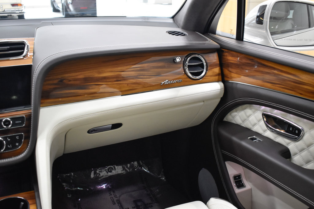 Used 2023 Bentley Bentayga AWD/4WD image 27