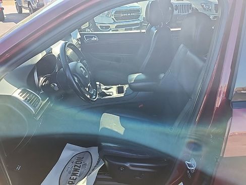 Certified 2022 Jeep Grand Cherokee Laredo X image 5