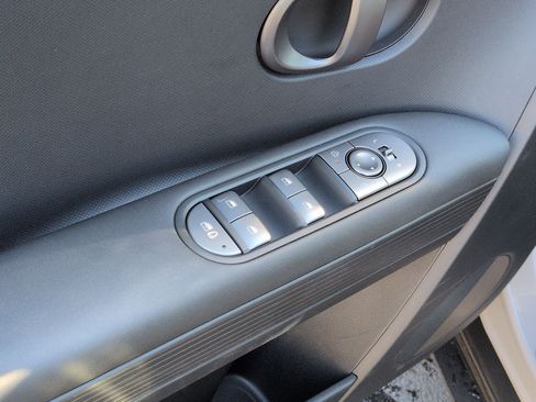 Used 2025 Hyundai Ioniq 5 SE RWD image 15