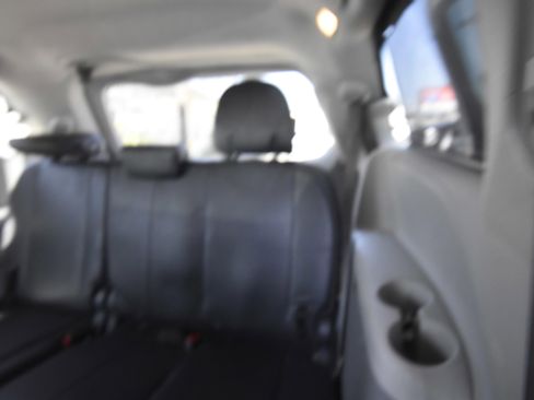 Used 2011 Toyota Sienna SE w/ Preferred Pkg FWD image 9