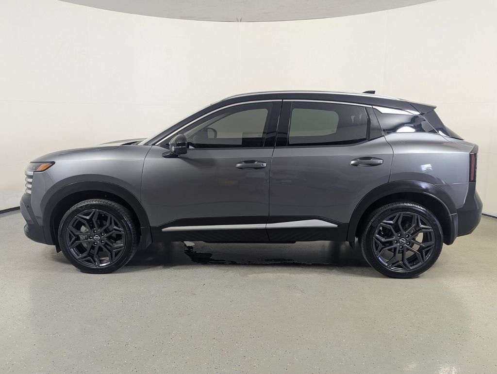 Used 2025 Nissan Kicks SR FWD image 4