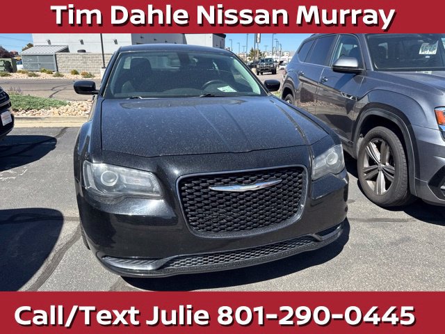 Used 2018 Chrysler 300 Touring w/ Sport Appearance Package RWD image 7