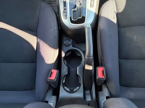 Used 2014 Chevrolet Cruze LT w/ Technology Package image 17