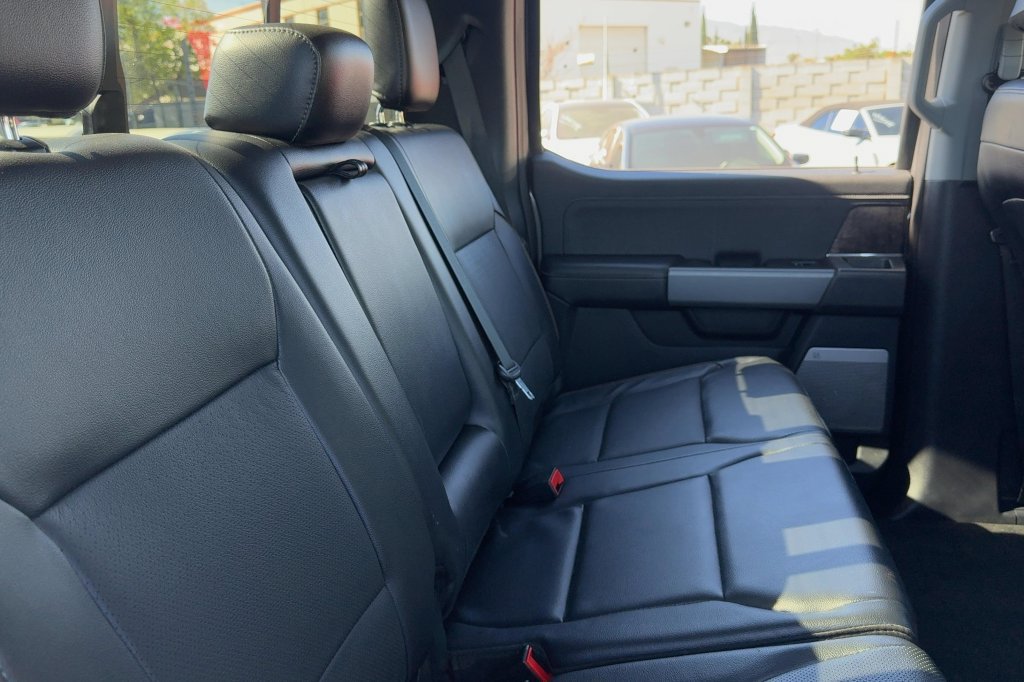 Used 2024 Ford F350 Lariat w/ Lariat Ultimate Package AWD/4WD image 13