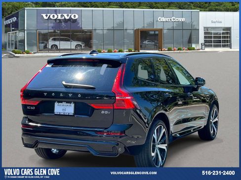 Used 2024 Volvo XC60 B5 Ultimate w/ Protection Package Premier AWD/4WD image 5